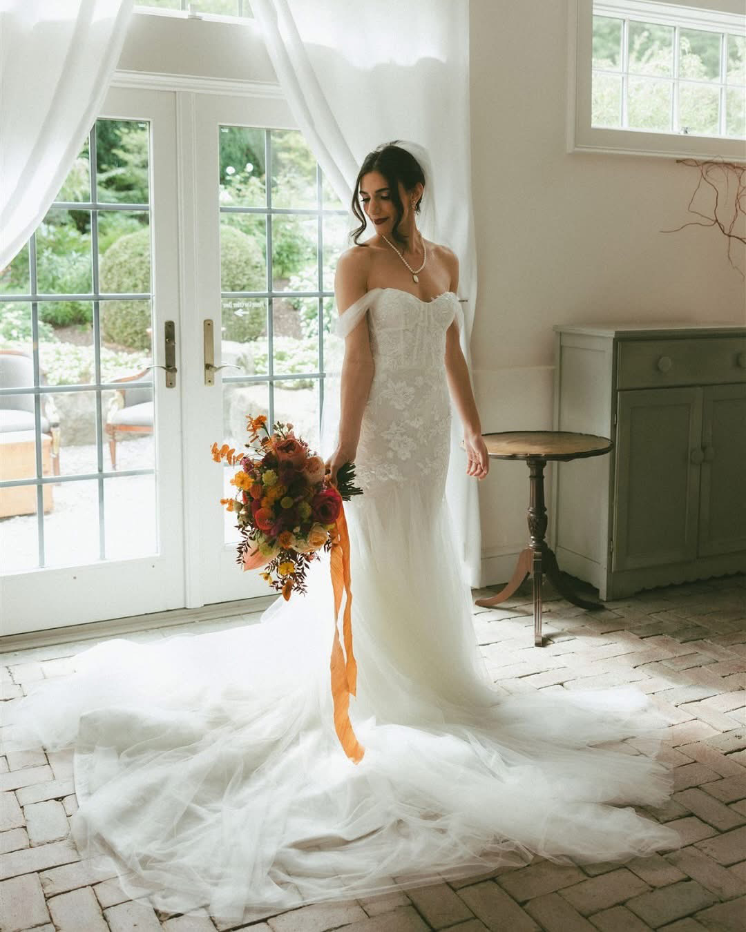 A bride with a bouquet.